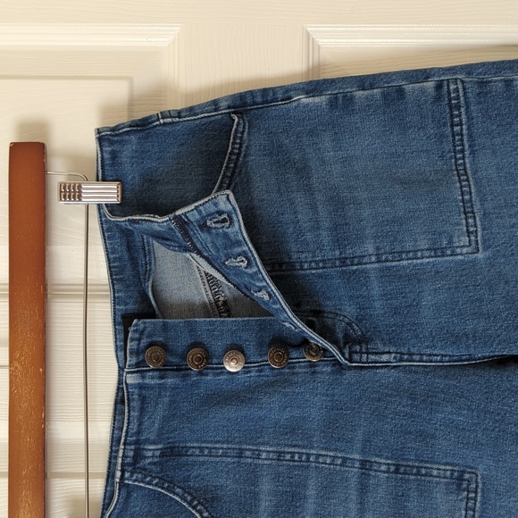 Veronica Beard Crosbie Medium Wash High Rise Button Fly Cropped Wide Leg Jeans - Picture 7 of 15